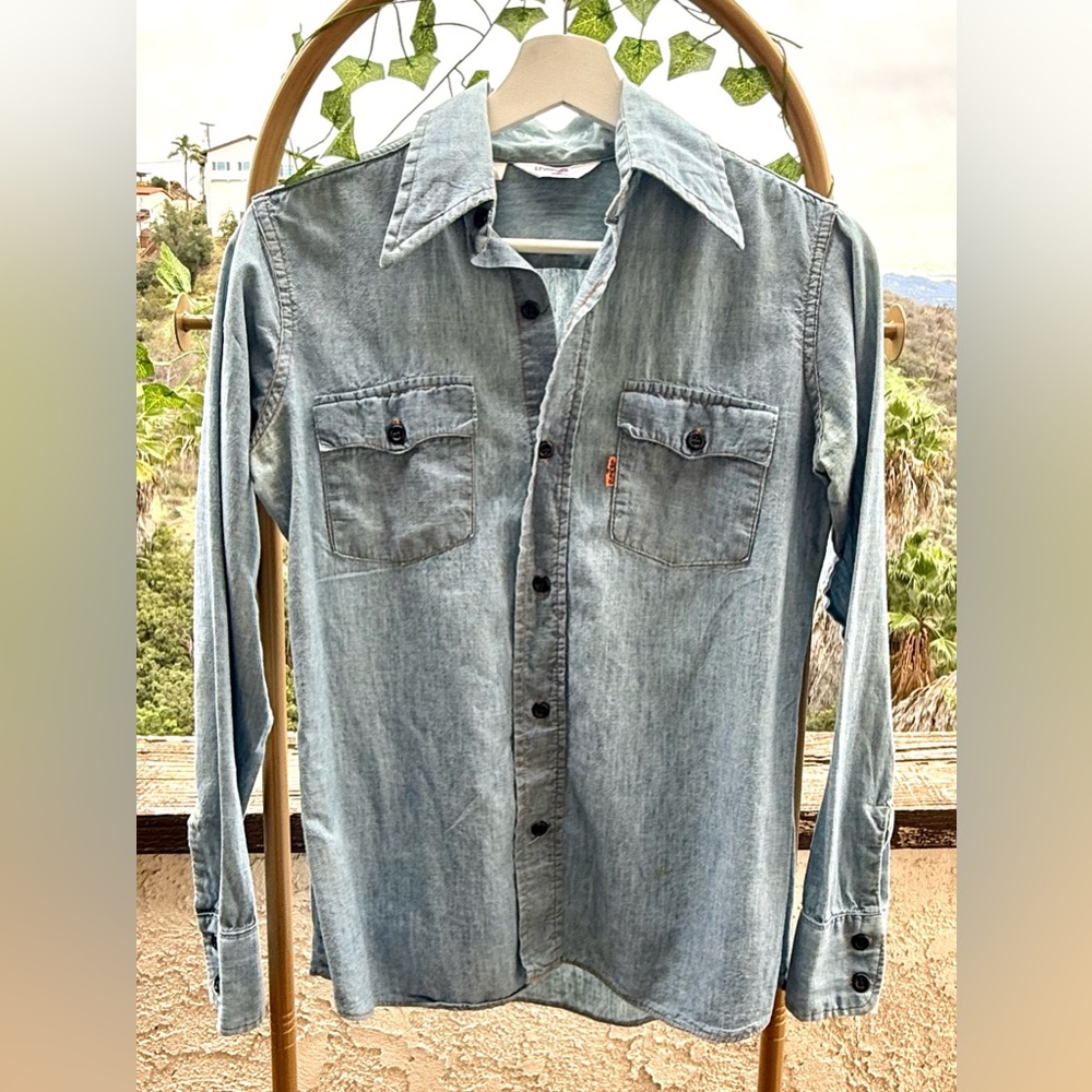 Vintage 1960's- Levi's Classic Blue Button Down Shirt